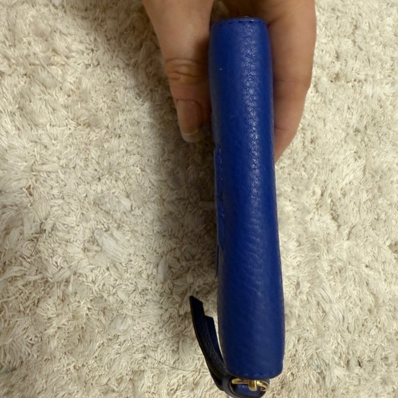 Like New Tory Burch T‑Monogram Contrast Embossed Small Envelope Wallet - Picture 3 of 9